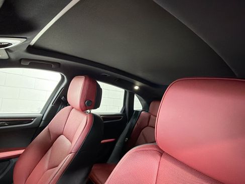 Certified 2026 Porsche Macan AWD/4WD image 26