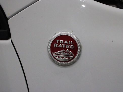 Used 2020 Jeep Cherokee Trailhawk w/ Cold Weather Group image 44