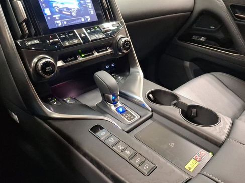 Used 2025 Lexus LX 700h Overtrail image 7