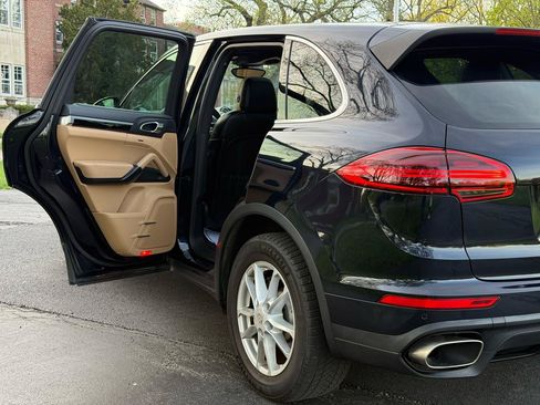Used 2015 Porsche Cayenne Diesel AWD/4WD image 12