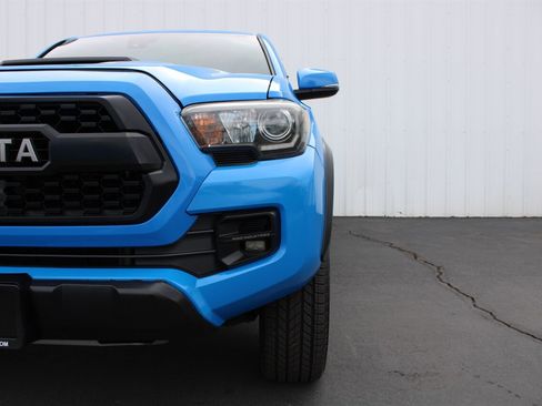 Used 2019 Toyota Tacoma TRD Pro AWD/4WD image 14