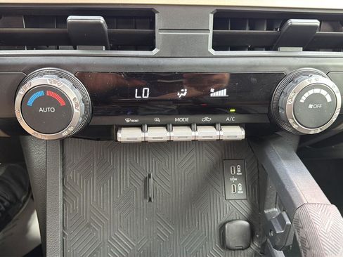 Used 2024 Toyota Tacoma TRD Sport image 24