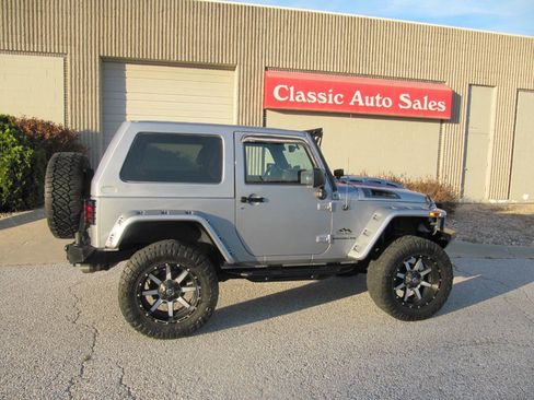 Used 2014 Jeep Wrangler Sport w/ Quick Order Package 24S AWD/4WD image 2