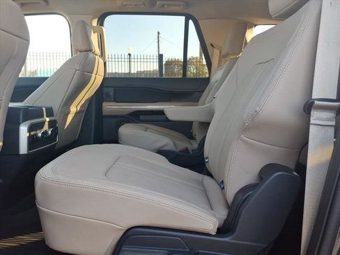 Used 2022 Ford Expedition Max Limited image 9