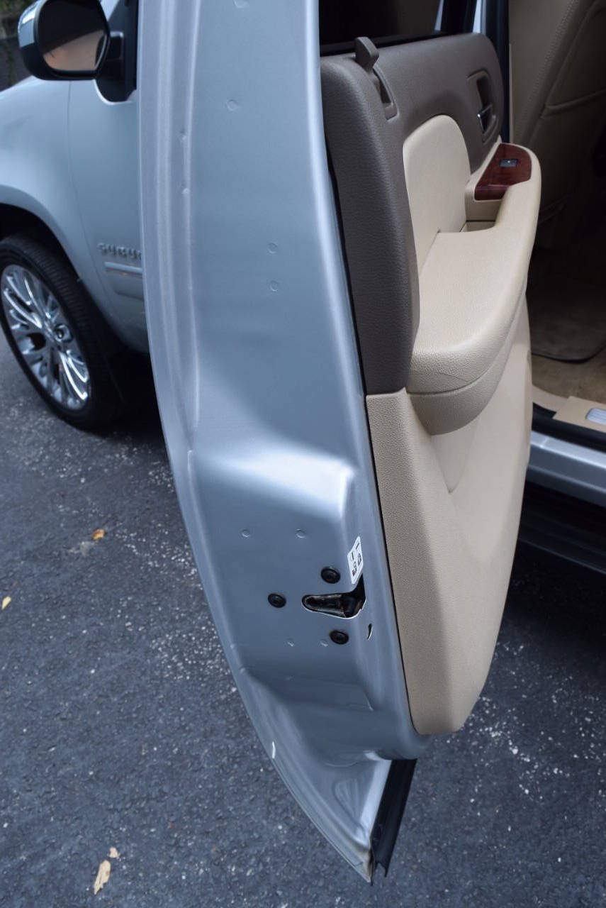 Used 2014 Chevrolet Suburban LTZ RWD image 47