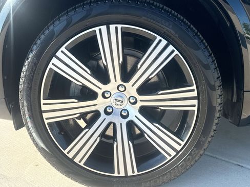 Certified 2024 Volvo XC90 B6 Ultimate w/ Protection Package AWD/4WD image 12