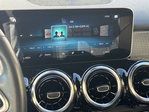 Used 2020 Mercedes-Benz GLB 250 4MATIC image 22