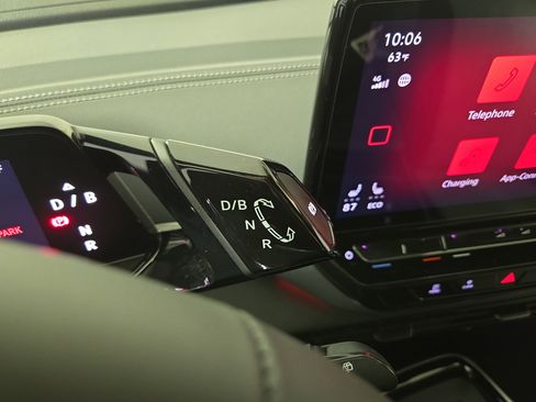 Used 2024 Volkswagen ID.4 2WD image 24