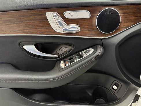 Used 2021 Mercedes-Benz C 300 Sedan image 11