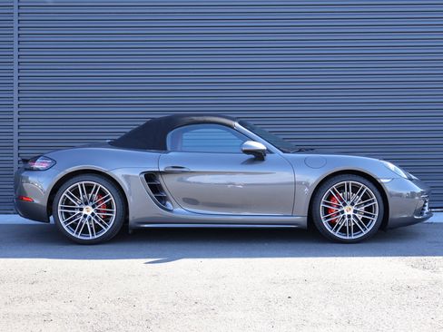 Used 2019 Porsche 718 Boxster S RWD image 9