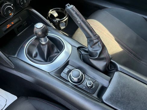 Used 2016 MAZDA MX-5 Miata Club image 39
