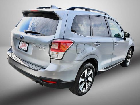 Used 2017 Subaru Forester 2.5i Limited AWD/4WD image 7