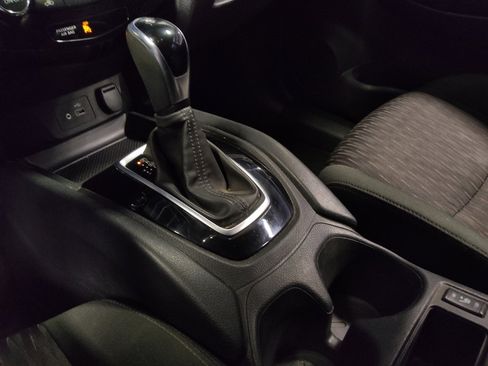 Used 2020 Nissan Rogue SV AWD/4WD image 26