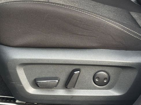 Used 2025 Nissan Rogue SV image 22