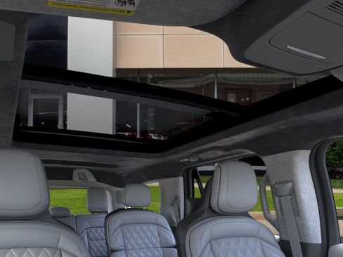 New 2026 Lincoln Navigator Black Label AWD/4WD image 22