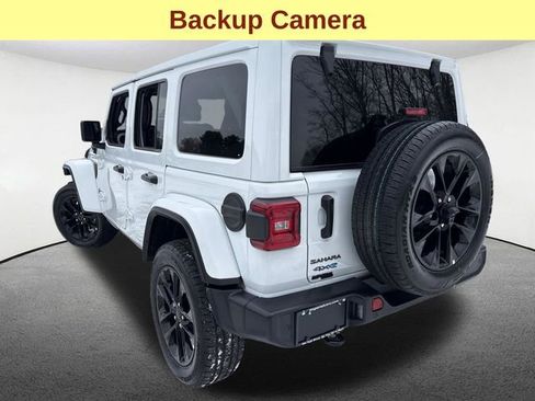 Used 2025 Jeep Wrangler Unlimited Sahara w/ Safety Group image 10
