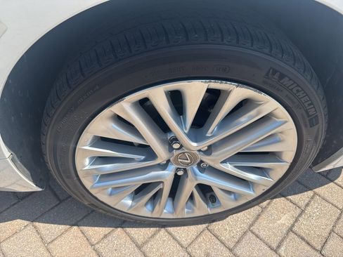 Used 2014 Lexus ES 350 w/ Luxury Package FWD image 25