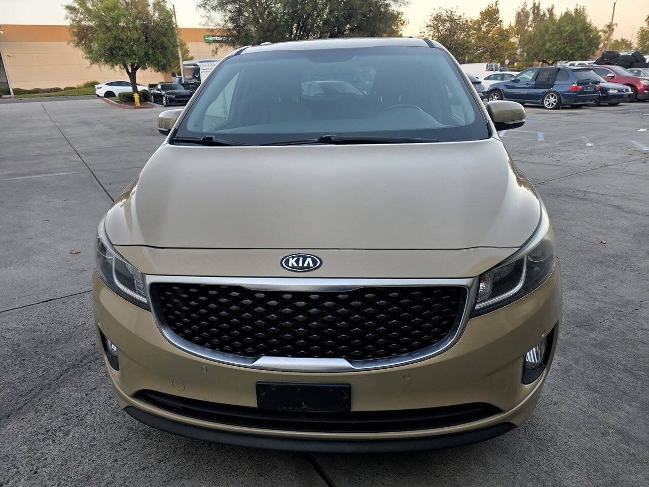 Used 2018 Kia Sedona EX FWD image 3