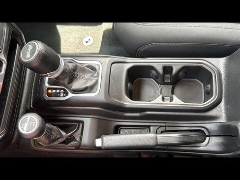 Used 2022 Jeep Wrangler Unlimited Sport w/ Cold Weather Group AWD/4WD image 19