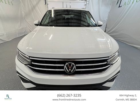 Used 2024 Volkswagen Tiguan SE FWD image 2