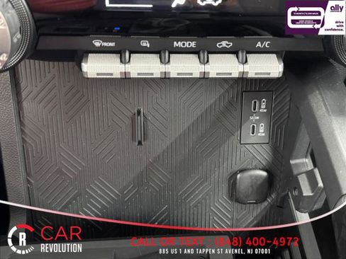 Used 2024 Toyota Tacoma SR image 34