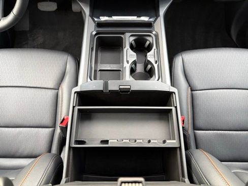 New 2026 Ford F250 Lariat w/ Black Appearance Package image 27