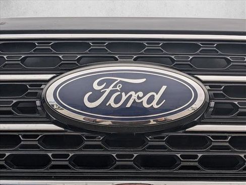 Used 2020 Ford Explorer XLT w/ Equipment Group 202A image 23