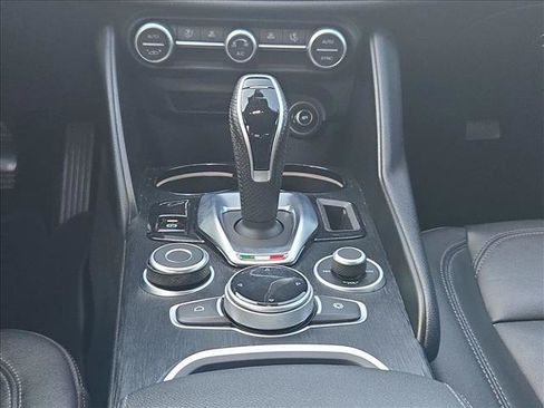Used 2020 Alfa Romeo Giulia w/ Nero Edizione RWD image 15