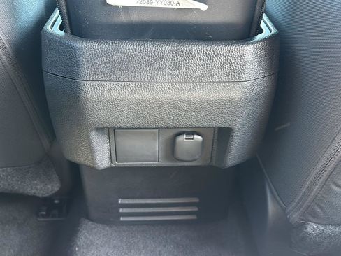 Used 2024 Toyota Tacoma SR5 AWD/4WD image 18