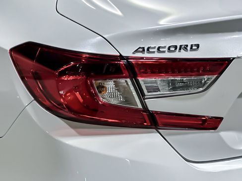 Used 2021 Honda Accord EX-L image 12