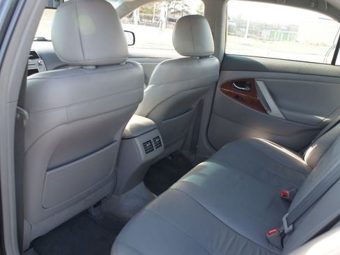 Used 2011 Toyota Camry XLE image 11