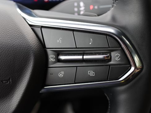 Used 2025 Chevrolet Equinox ACTIV w/ Safety and Technology Package AWD/4WD image 28
