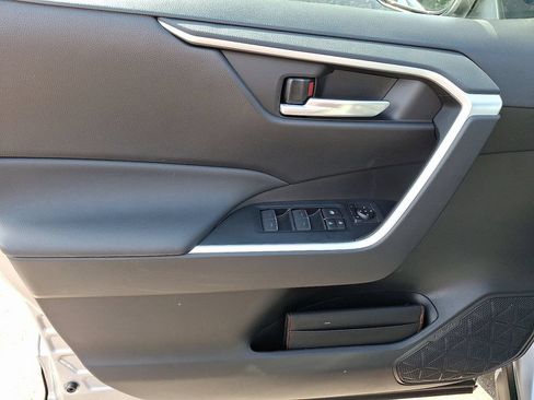 Used 2025 Toyota RAV4 XLE w/ Convenience Package AWD/4WD image 8