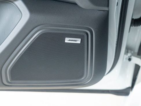 Certified 2026 Porsche Macan Turbo AWD/4WD image 18