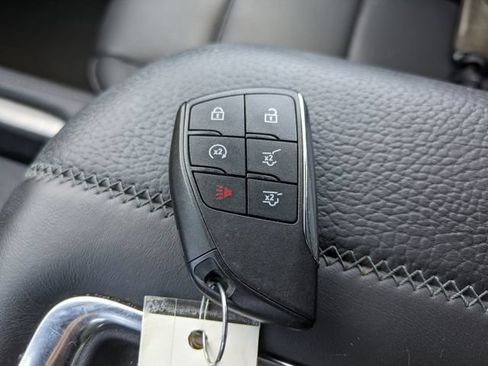 Used 2023 GMC Yukon Denali RWD image 33