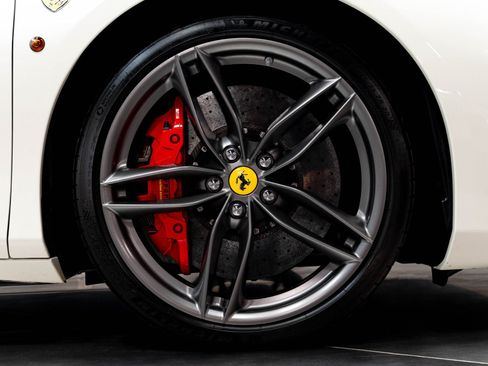 Used 2016 Ferrari 488 GTB RWD image 33