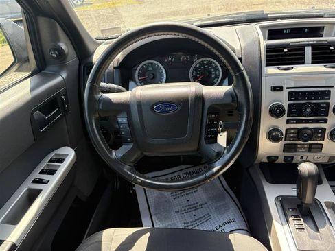 Used 2011 Ford Escape XLT w/ 201A Rapid Spec Order Code AWD/4WD image 25