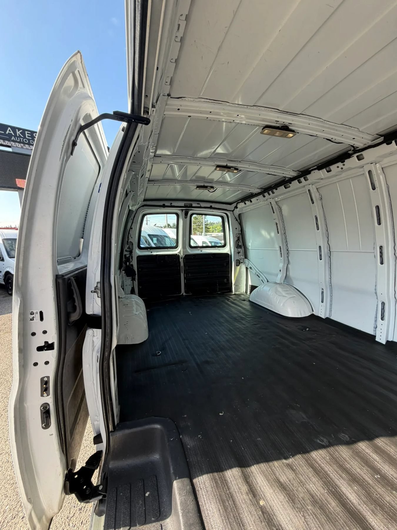 Used 2023 GMC Savana 2500 Extended w/ Driver Convenience Package RWD image 23