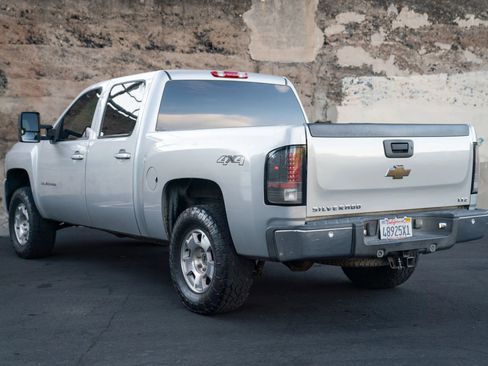 Used 2010 Chevrolet Silverado 1500 LTZ w/ Max Trailering Pack AWD/4WD image 8