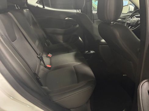 Used 2025 Buick Encore GX Preferred image 37