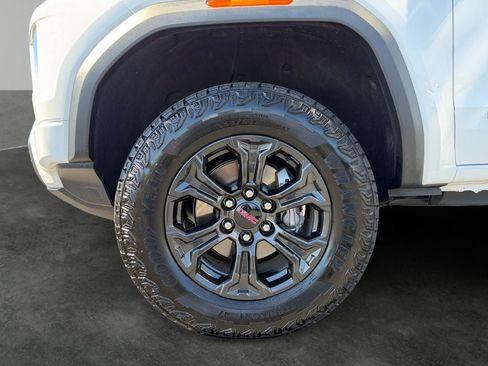 Used 2025 GMC Canyon Elevation w/ Convenience Package AWD/4WD image 4