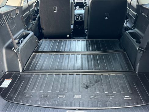 Used 2022 Kia Sorento SX image 17