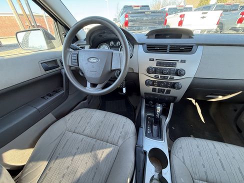 Used 2009 Ford Focus SE image 3