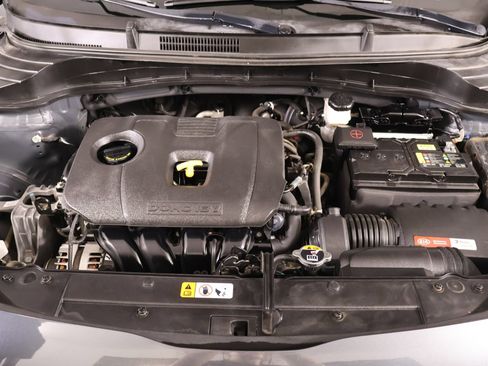 Used 2020 Kia Soul LX FWD image 18