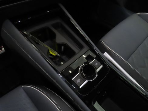 New 2026 Volkswagen Tiguan SEL R-Line image 17