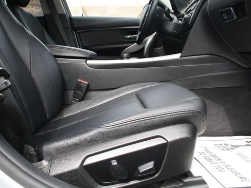 Used 2014 BMW 320i Sedan RWD image 23
