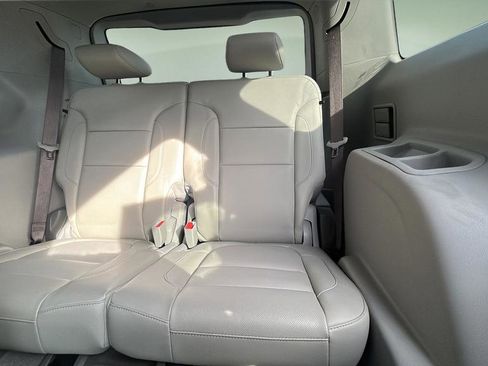 Used 2017 GMC Acadia SLT image 12