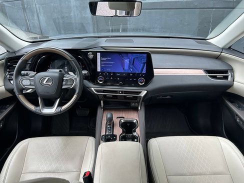 Used 2023 Lexus RX 350 w/ Accessory Package (2T) AWD/4WD image 18