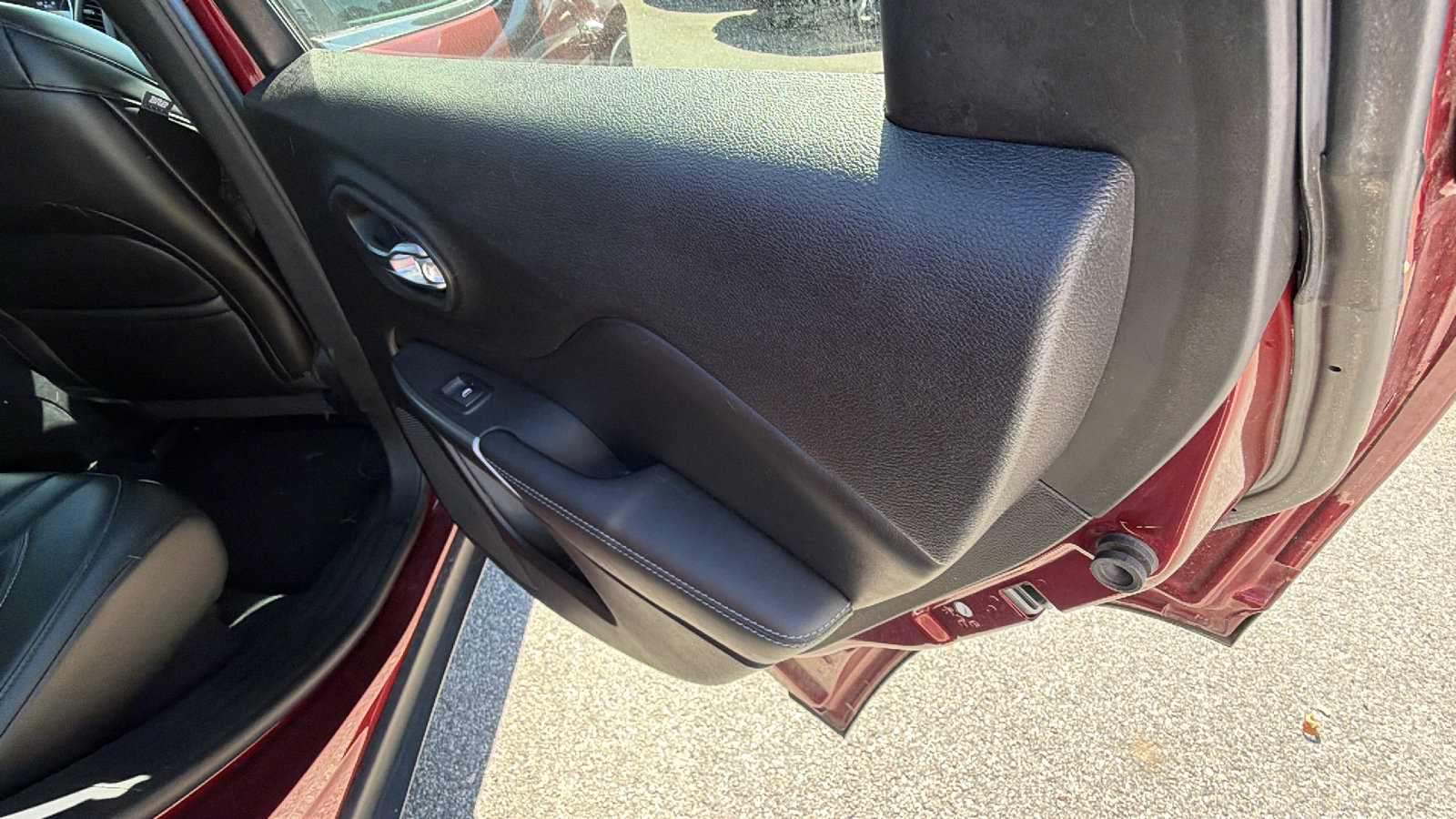 Used 2019 Jeep Cherokee Latitude Plus AWD/4WD image 20
