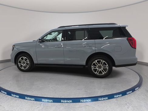 Used 2026 Ford Expedition Active AWD/4WD image 9